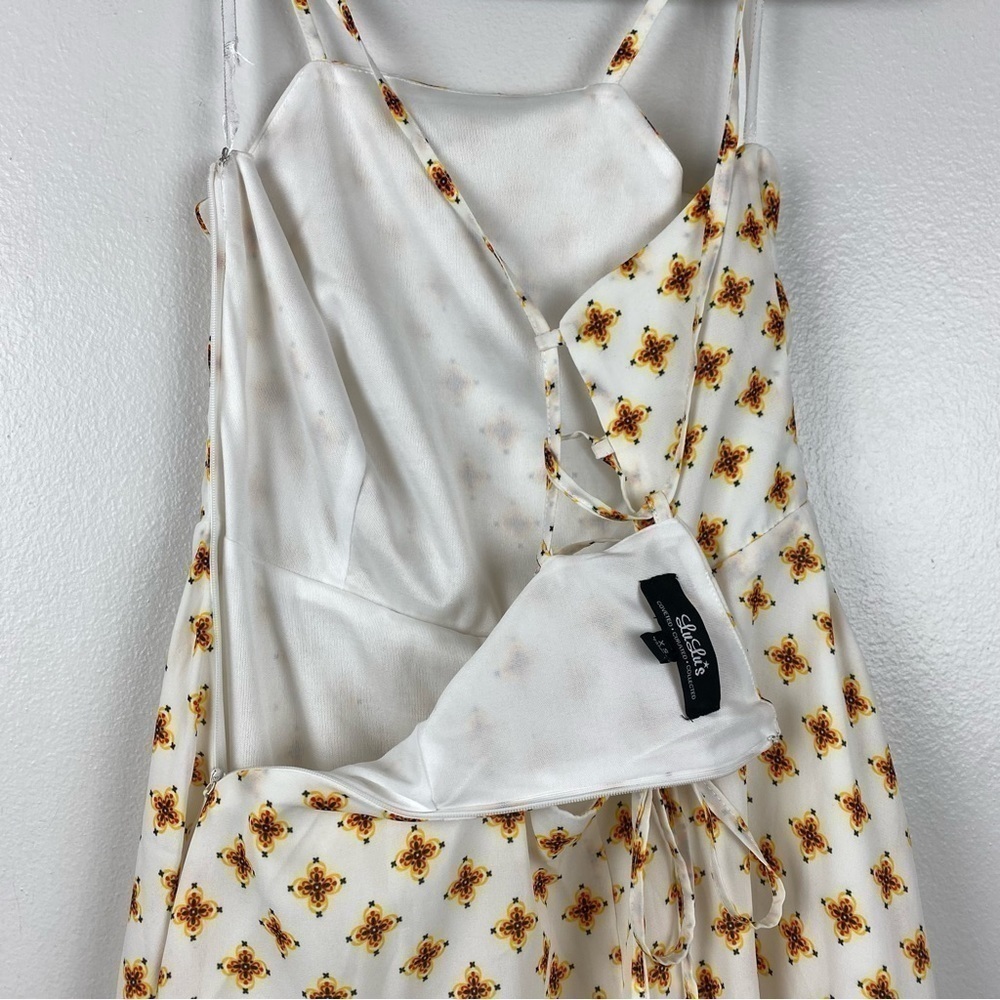 Lulu's Bloom of Youth Ivory Print Apron Neck Open Back Skater Mini Dress Size XS - Picture 8 of 10